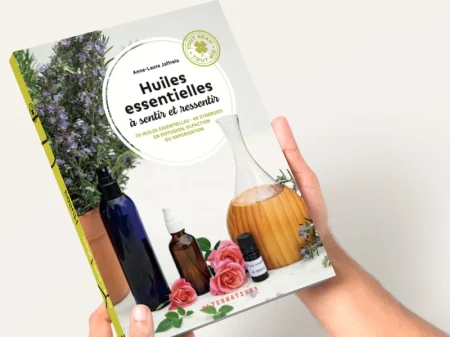 Couverture livre Huiles essentielles à sentir et ressentir par Anne Laure Jaffrelo